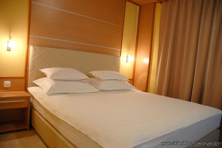 Hotel Cezar Banja Luka Room photo